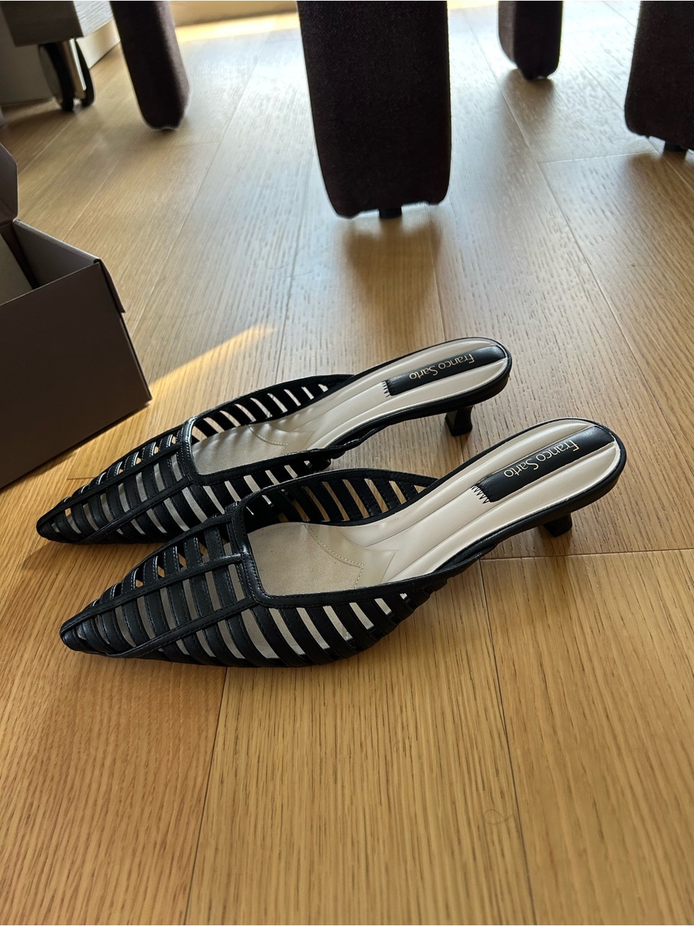 NWT Franco Sarto Black Pointed-Toe Kitten Heels